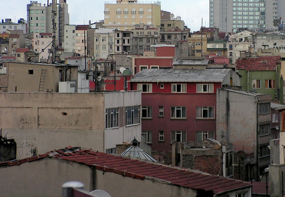 Gecekondu neighbourhood in Seyrantepe, Istanbul (edited)
Date 03.07.2006, Author Vincent Teeuwen 